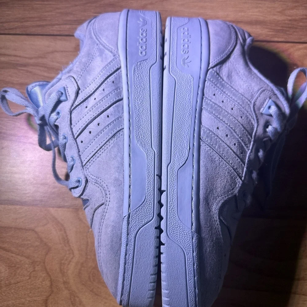adidas chic comfy